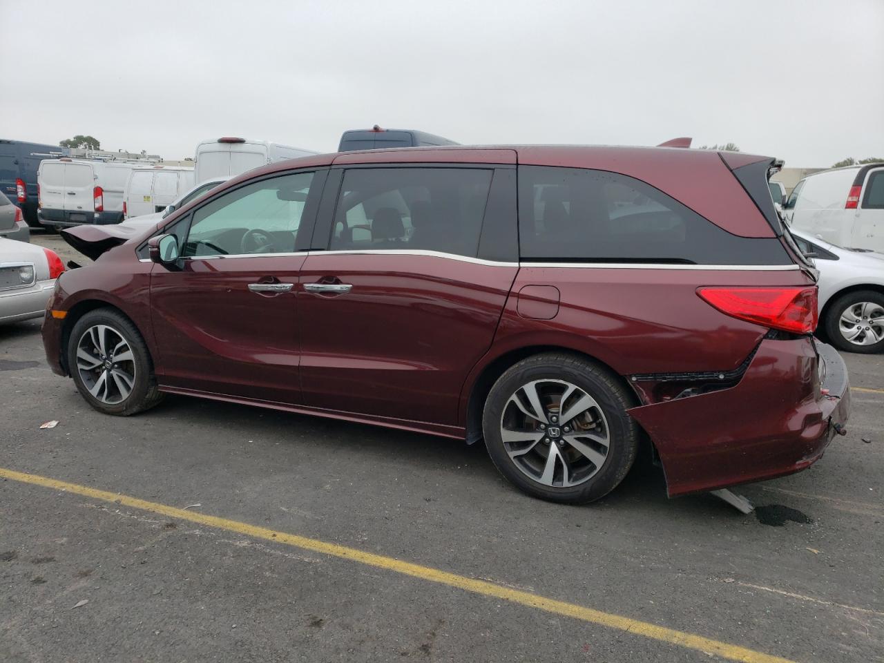Image 2 of 2018 HONDA ODYSSEY ELITE 2018 with VIN 5FNRL6H97JB035769