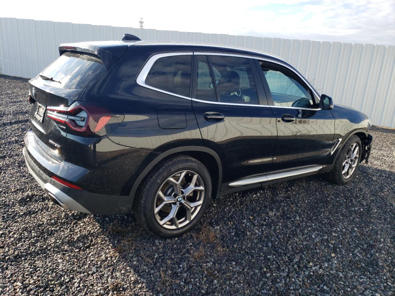 Obraz 3 z 2022 BMW X3 XDRIVE30I 2022 z VIN 5UX53DP05N9L69268