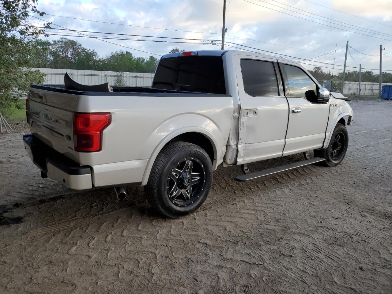 Obraz 3 z 2018 FORD F150 SUPERCREW 2018 z VIN 1FTEW1C55JFC14532