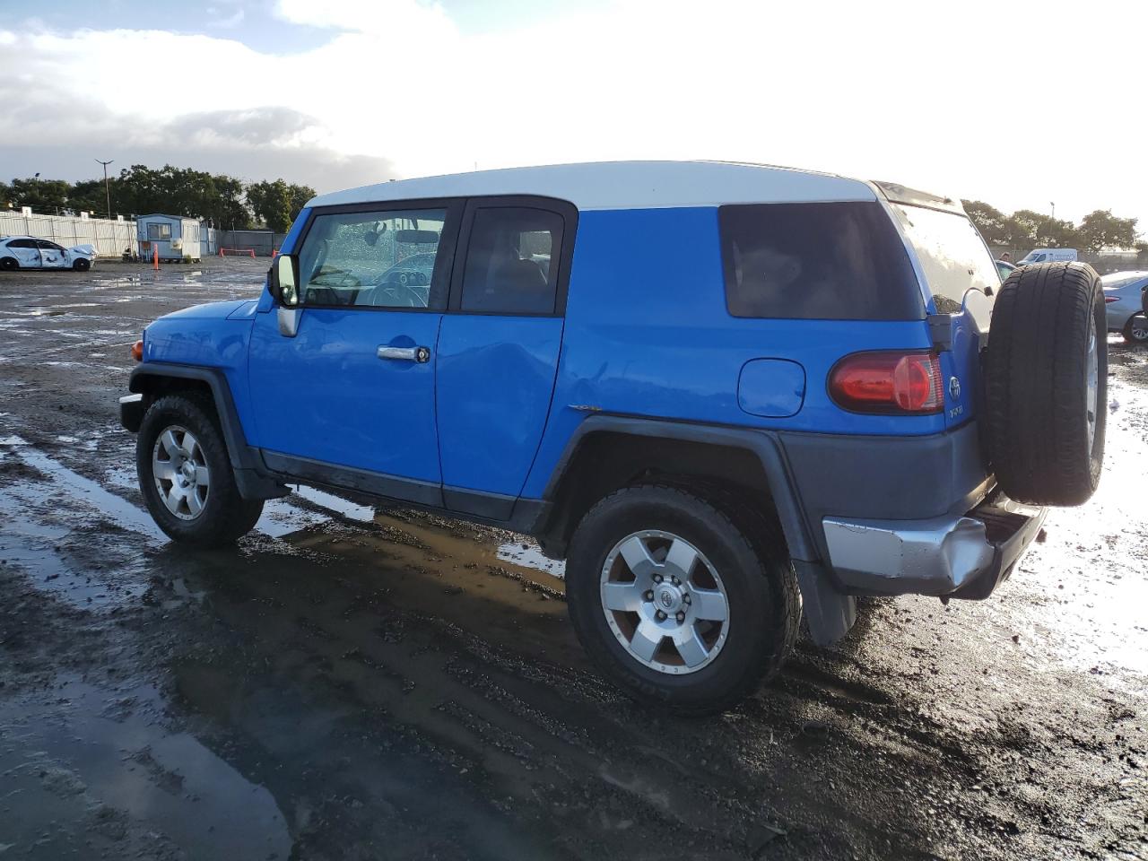 Obraz 2 z 2007 TOYOTA FJ CRUISER  2007 z VIN JTEBU11F270061409