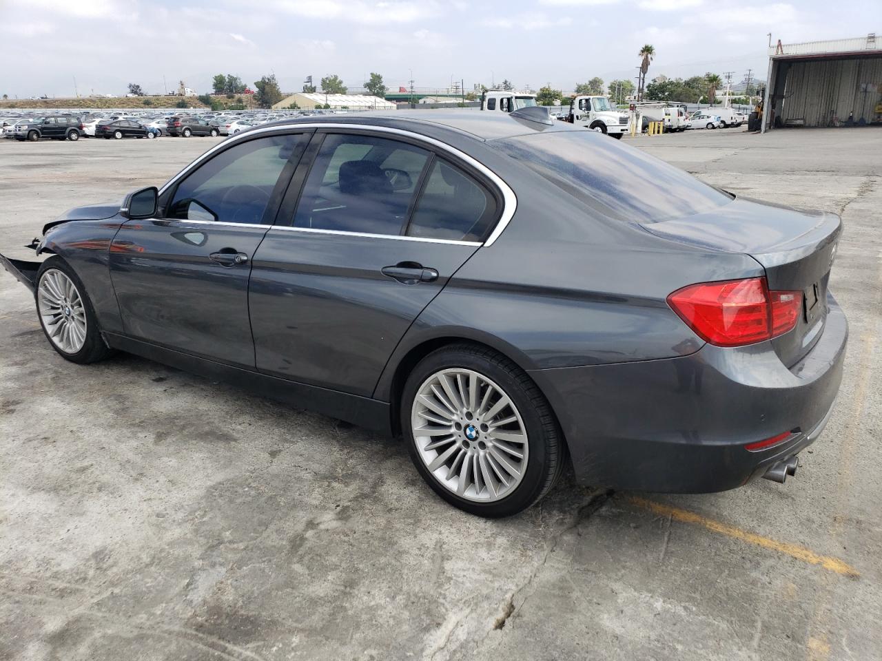 Изображение 2 2013 BMW 328 I SULEV 2013 с VIN WBA3C1C55DF441205