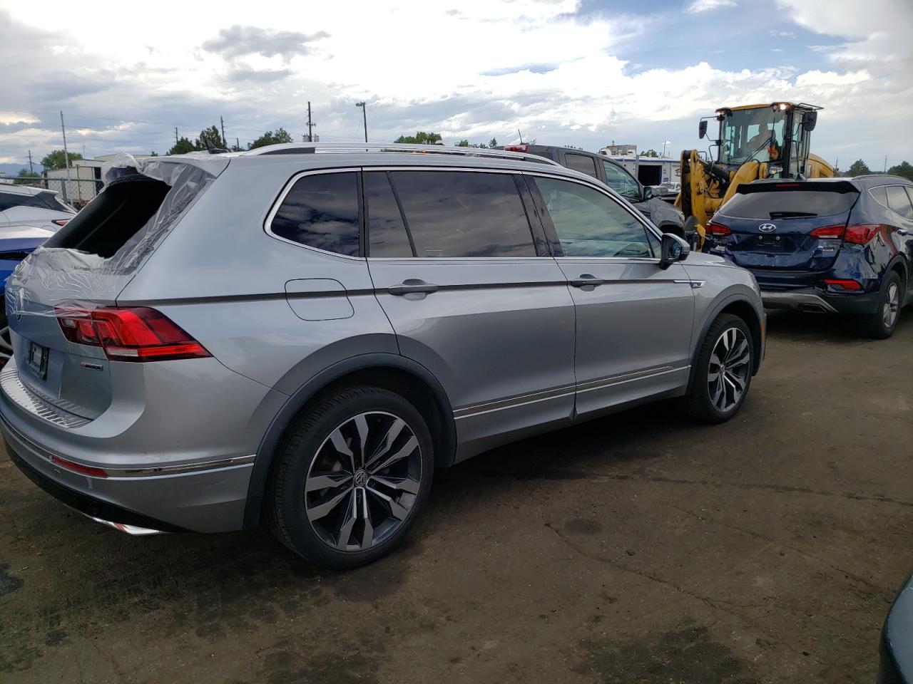 Image 3 of 2021 VOLKSWAGEN TIGUAN SEL PREMIUM R-LINE 2021 with VIN 3VV4B7AX4MM082819
