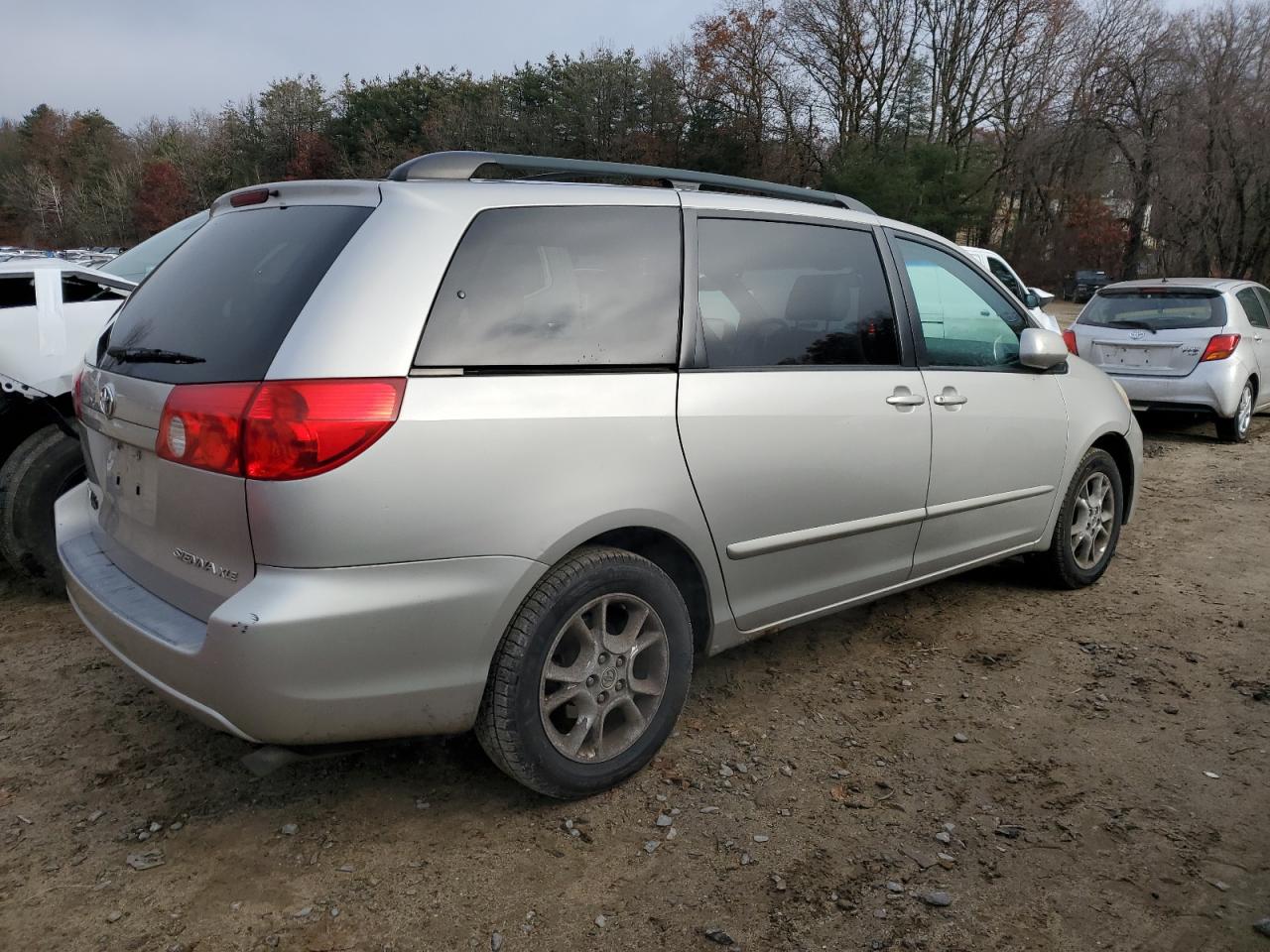 Image 3 of 2006 TOYOTA SIENNA XLE 2006 with VIN 5TDZA22C36S511568