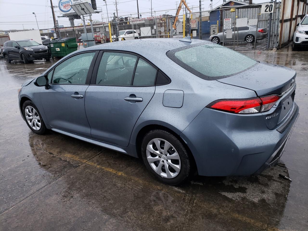 Obraz 2 z 2020 TOYOTA COROLLA LE 2020 z VIN 5YFEPRAE1LP096537