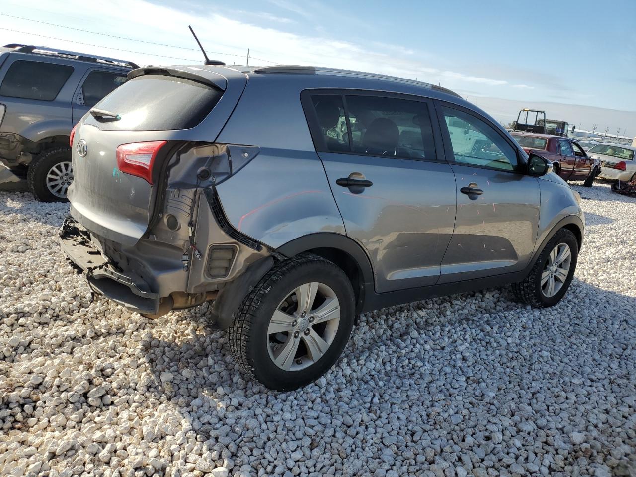 Изображение 3 2011 KIA SPORTAGE LX 2011 с VIN KNDPB3A25B7034309