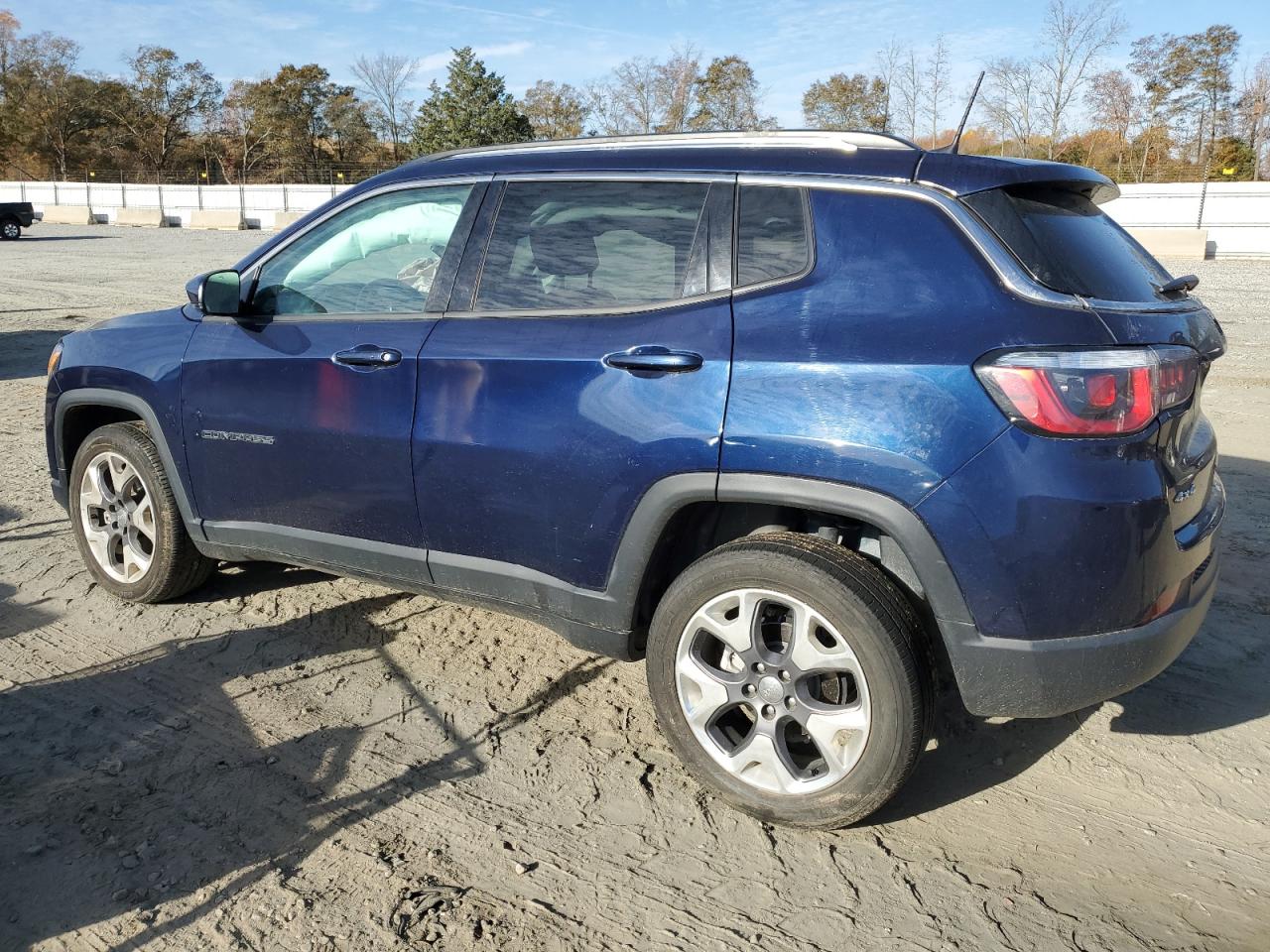 Изображение 2 2020 JEEP COMPASS LIMITED 2020 с VIN 3C4NJDCB7LT215339