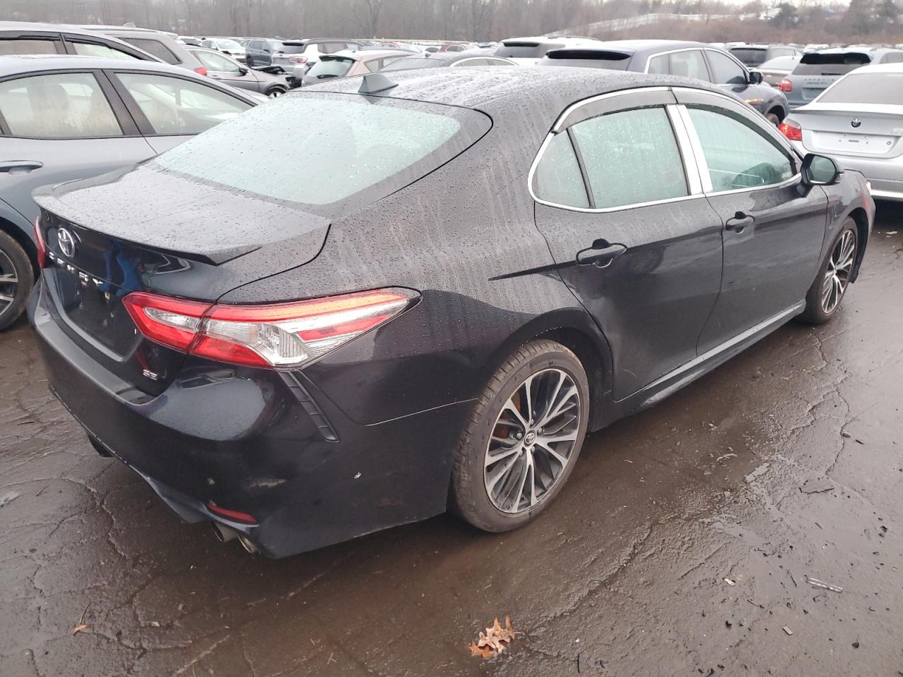 Obraz 3 z 2018 TOYOTA CAMRY L 2018 z VIN 4T1B11HK1JU064457