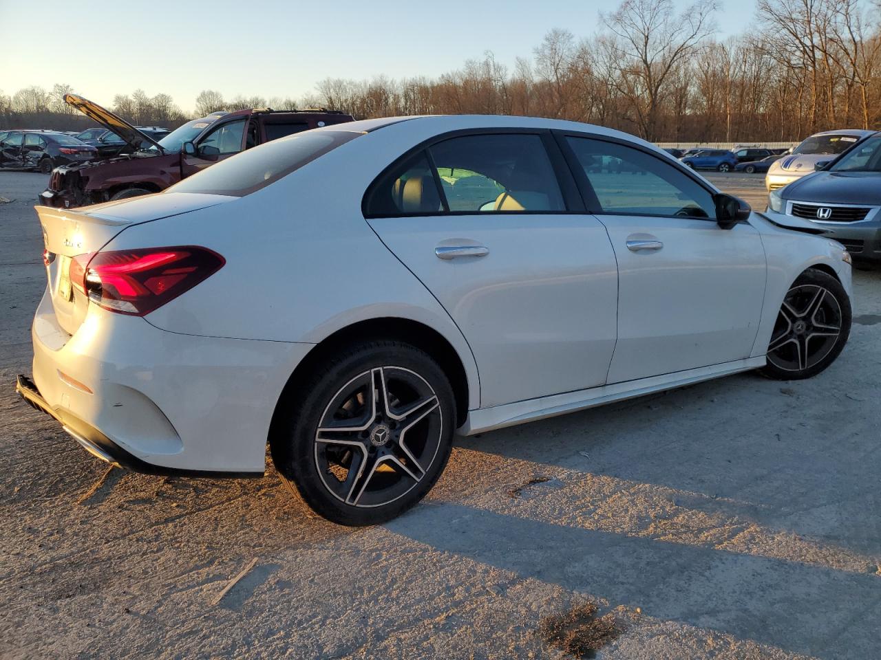 Image 3 of 2020 MERCEDES-BENZ A 220 4MATIC 2020 with VIN WDD3G4FB4LW039030
