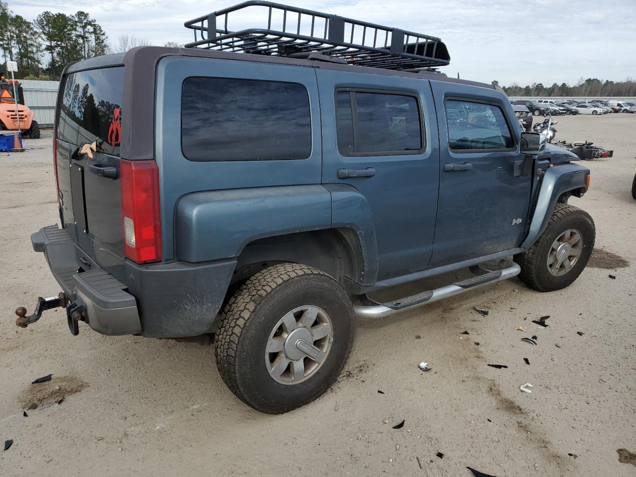 Image 3 of 2006 HUMMER H3  2006 with VIN 5GTDN136268289877