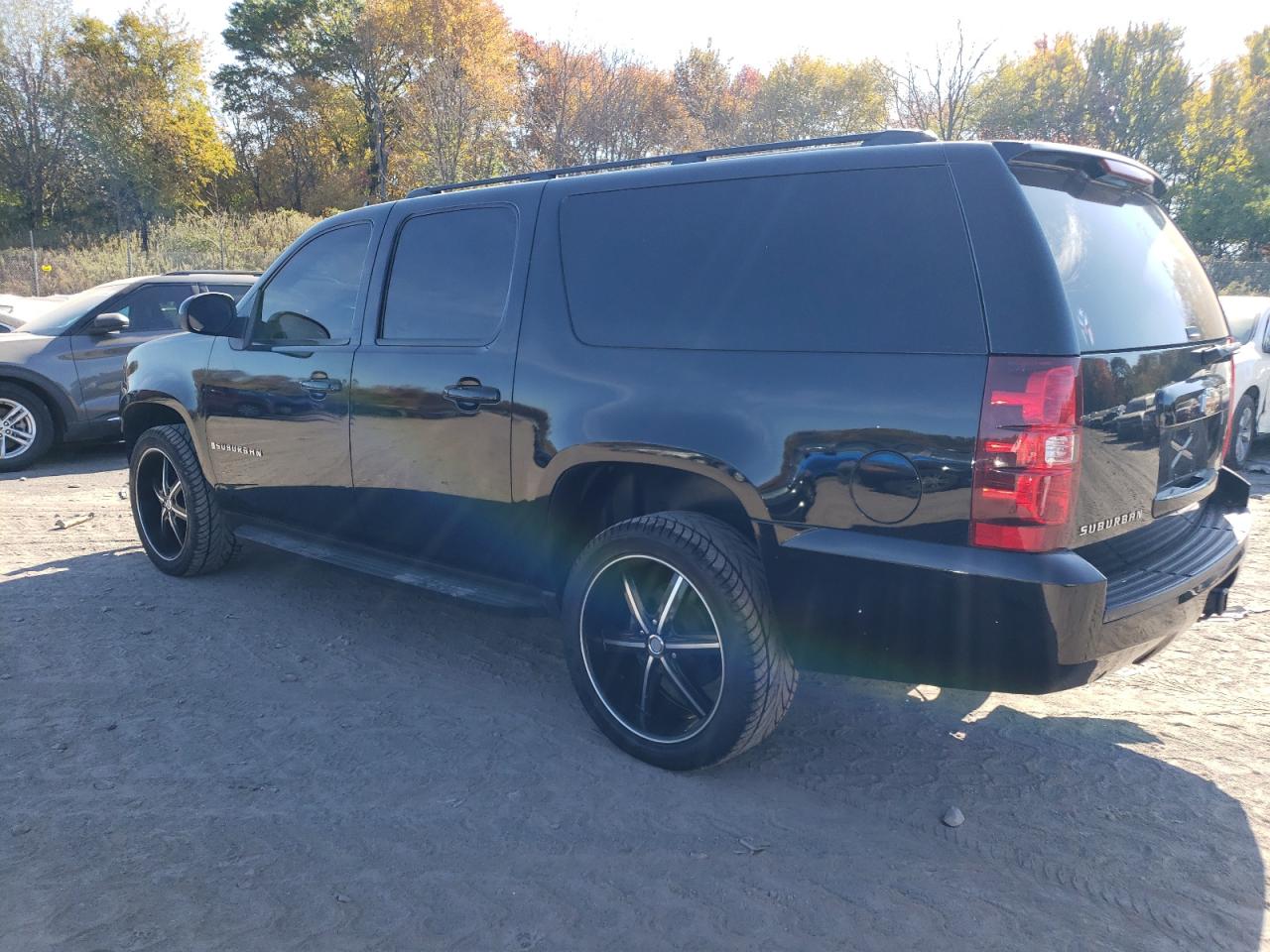 Image 2 of 2009 CHEVROLET SUBURBAN K1500 LS 2009 with VIN 1GNFK16309J123324