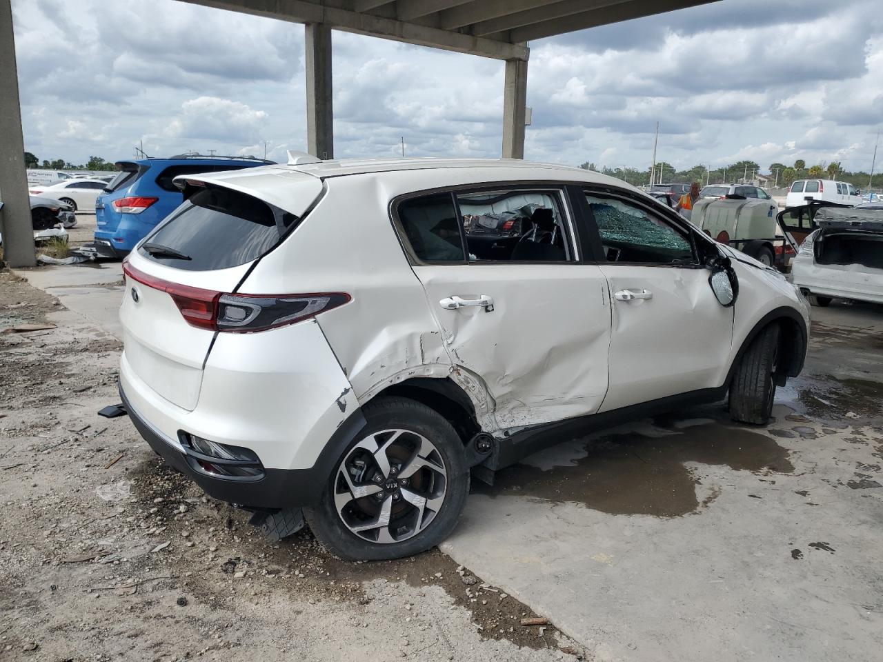 Image 3 of 2021 KIA SPORTAGE LX 2021 with VIN KNDPM3AC2M7913384