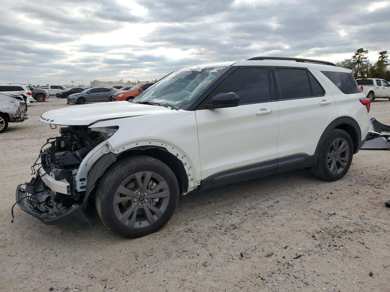 Image 1 of 2022 FORD EXPLORER XLT 2022 with VIN 1FMSK7DH3NGC44781