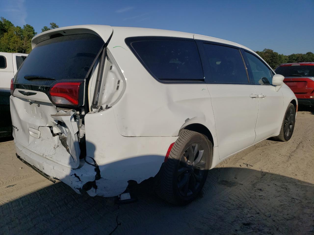 Obraz 3 z 2019 CHRYSLER PACIFICA TOURING PLUS 2019 z VIN 2C4RC1FG8KR639003