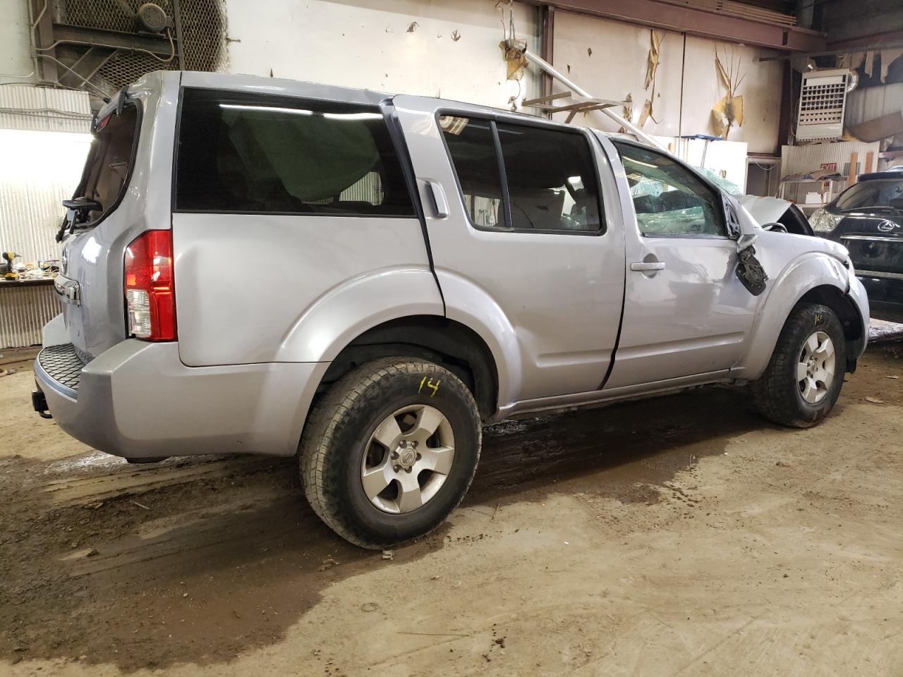 Изображение 3 2010 NISSAN PATHFINDER S 2010 с VIN 5N1AR1NN6AC624921