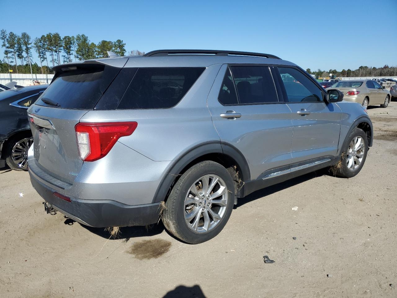 Obraz 3 z 2020 FORD EXPLORER XLT 2020 z VIN 1FMSK7DH4LGB19026