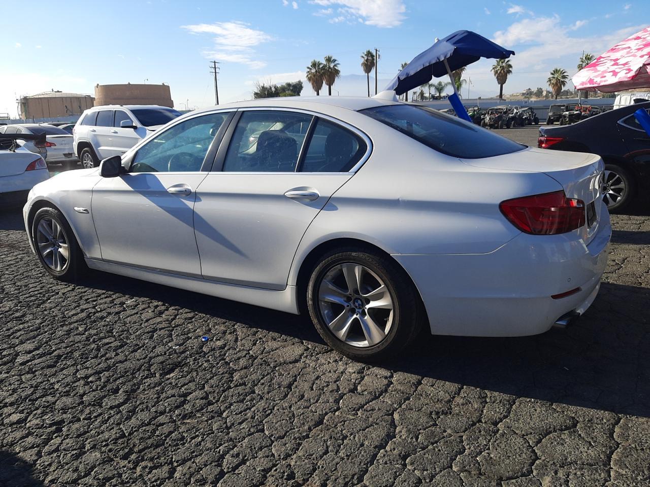 Изображение 2 2013 BMW 528 I 2013 с VIN WBAXG5C55DDY37739