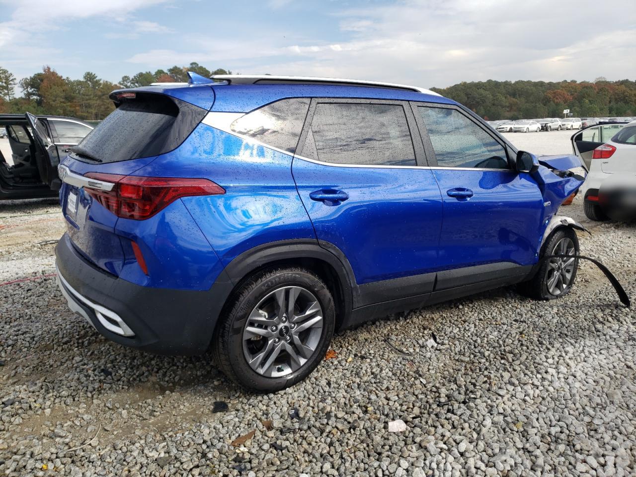 Изображение 3 2022 KIA SELTOS S 2022 с VIN KNDEUCAAXN7312280