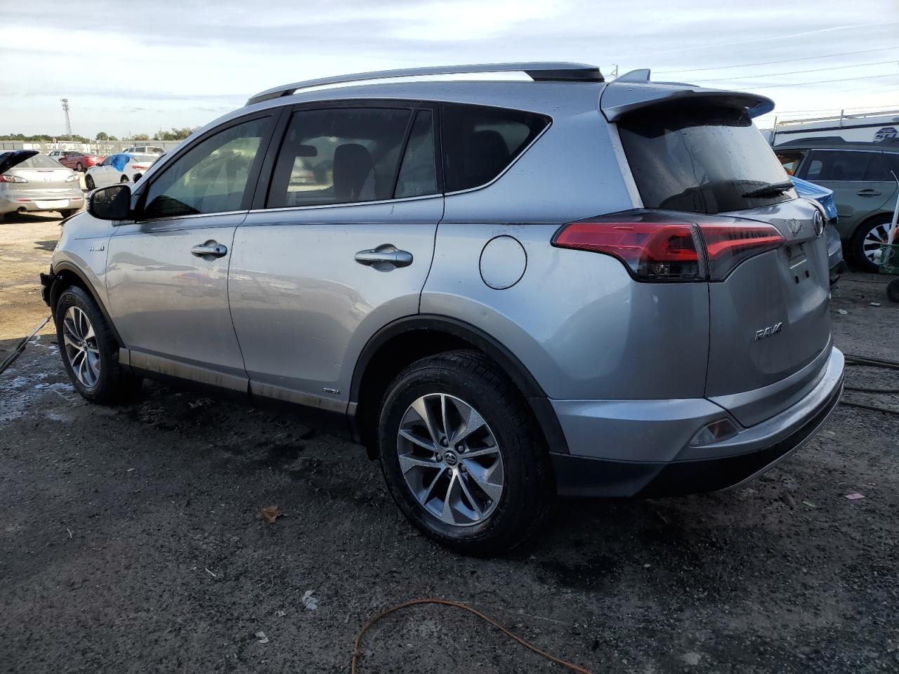 Image 2 of 2018 TOYOTA RAV4 HV LE 2018 with VIN JTMRJREV2JD253747