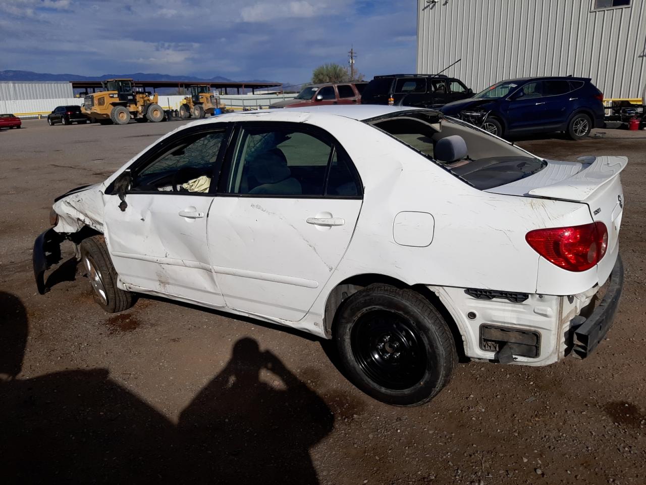 Image 2 of 2005 TOYOTA COROLLA CE 2005 with VIN 1NXBR32EX5Z379013