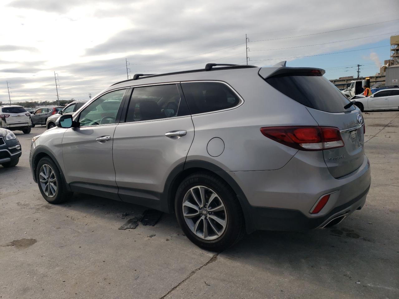 Image 2 of 2017 HYUNDAI SANTA FE SE 2017 with VIN KM8SM4HF3HU199963