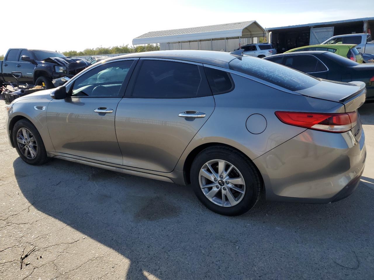Изображение 2 2017 KIA OPTIMA LX 2017 с VIN 5XXGT4L3XHG148962
