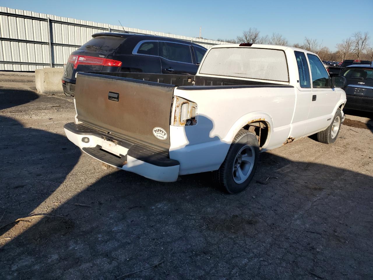 Image 3 of 2003 CHEVROLET S TRUCK S10 2003 with VIN 1GCCS19X838274520