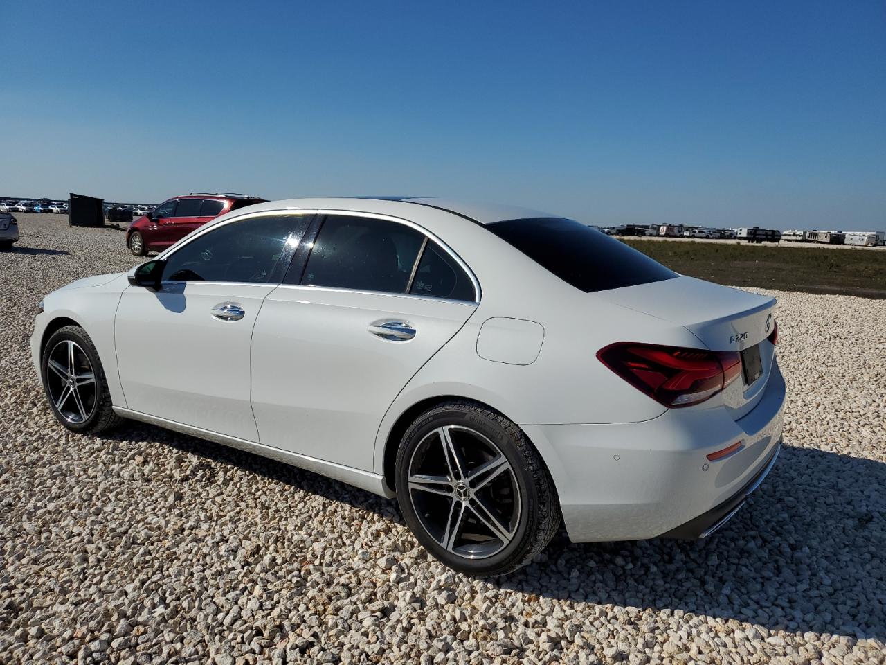 Obraz 2 z 2019 MERCEDES-BENZ A 220 2019 z VIN WDD3G4EB1KW025182