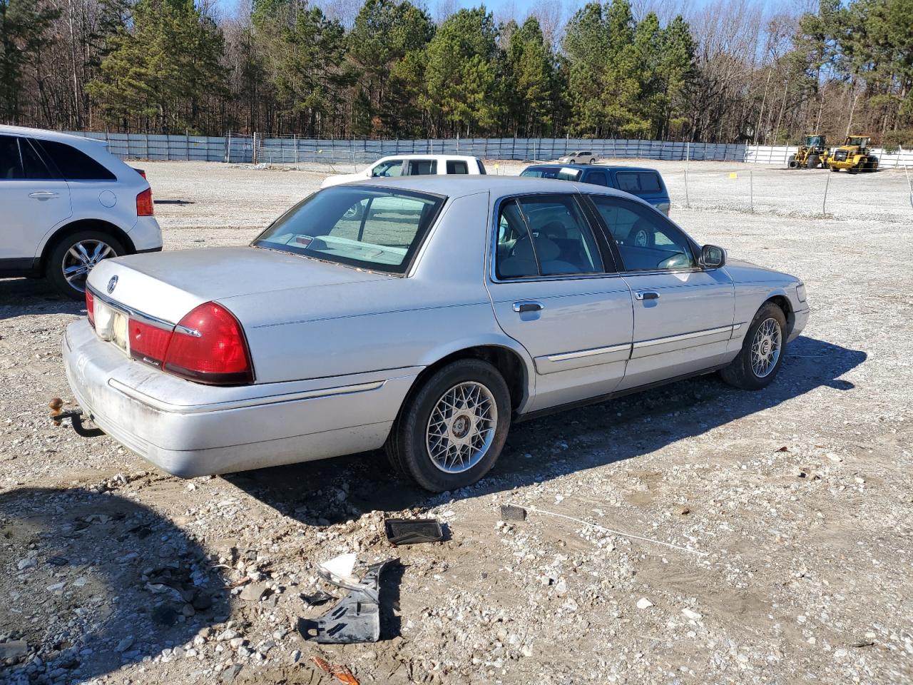 Obraz 3 z 2001 MERCURY GRAND MARQUIS GS 2001 z VIN 2MEFM74W21X654439