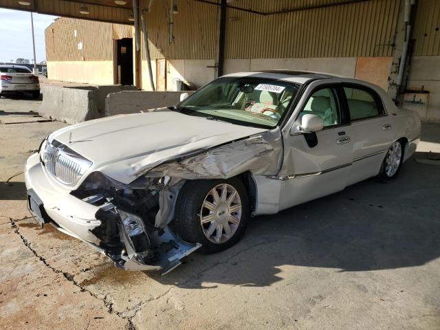 Image 1 of 2007 LINCOLN TOWN CAR SIGNATURE LIMITED 2007 with VIN 1LNHM82V27Y602310