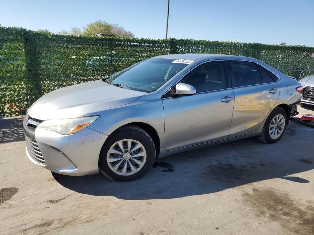 Obraz 1 z 2015 TOYOTA CAMRY LE 2015 z VIN 4T4BF1FK2FR498565