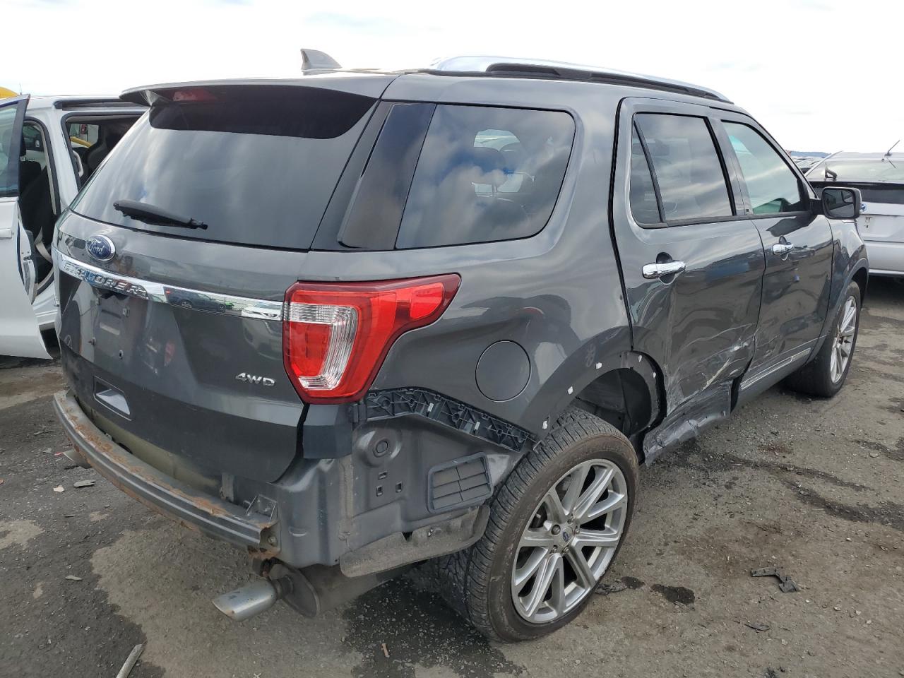 Image 3 of 2016 FORD EXPLORER LIMITED 2016 with VIN 1FM5K8F88GGA36382