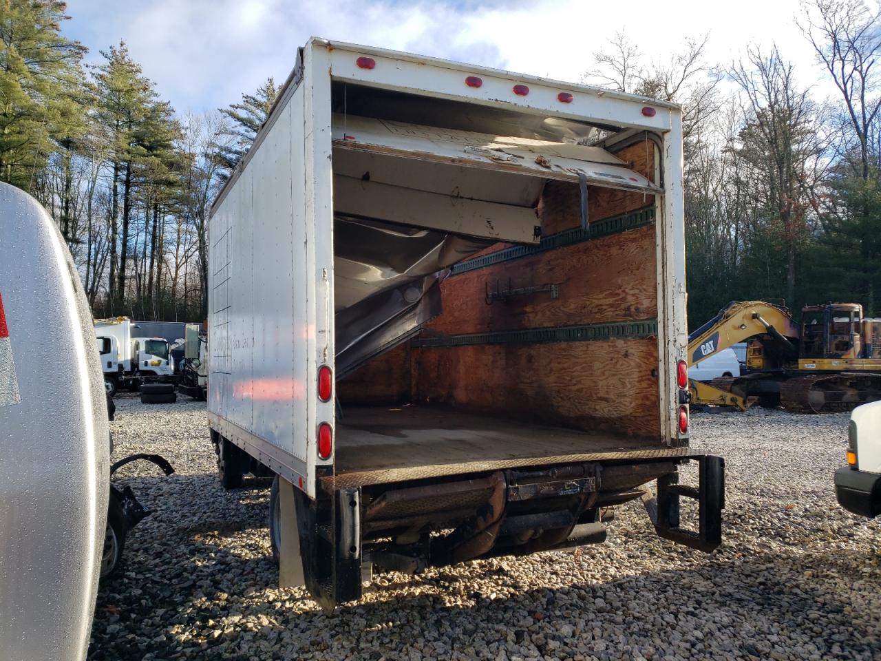 Image 2 of 2003 MITSUBISHI FUSO TRUCK OF AMERICA INC FE 640 2003 with VIN JL6BHE1SX3K000862