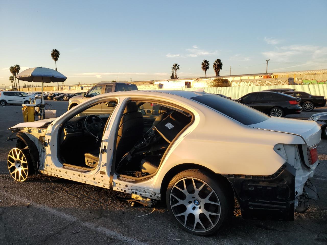 Obraz 2 z 2012 BMW 750 I 2012 z VIN WBAKA8C55CCY37466