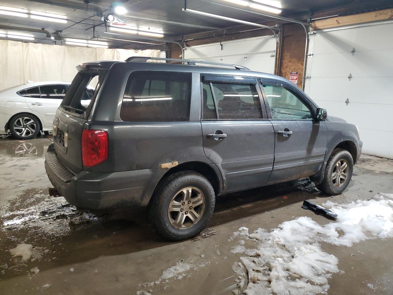 Изображение 3 2003 HONDA PILOT EX 2003 с VIN 2HKYF18463H619692