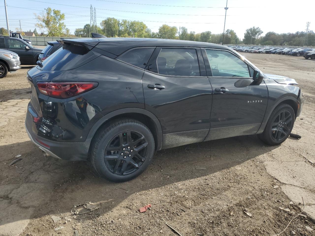 Изображение 3 2023 CHEVROLET BLAZER 2LT 2023 с VIN 3GNKBHR42PS170880