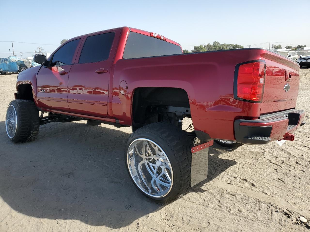 Изображение 2 2018 CHEVROLET SILVERADO K1500 LT 2018 с VIN 3GCUKREC9JG584558