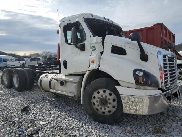 2020 FREIGHTLINER CASCADIA 113  2020 image