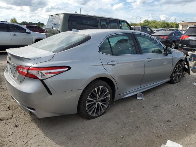 Obraz 3 z 2020 TOYOTA CAMRY SE 2020 z VIN 4T1G11AK4LU361029