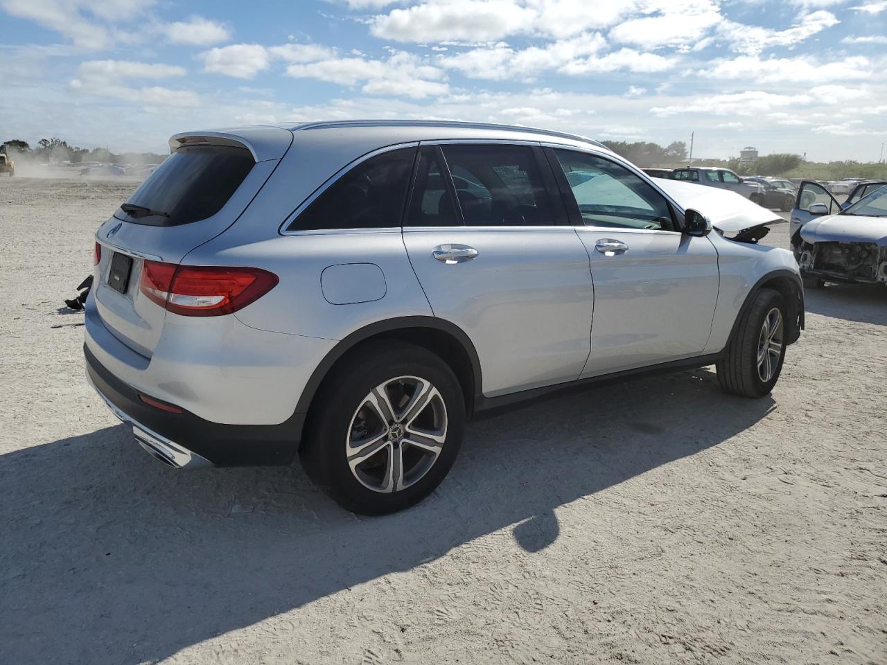 Obraz 3 z 2019 MERCEDES-BENZ GLC 300 2019 z VIN WDC0G4JB0KV136955