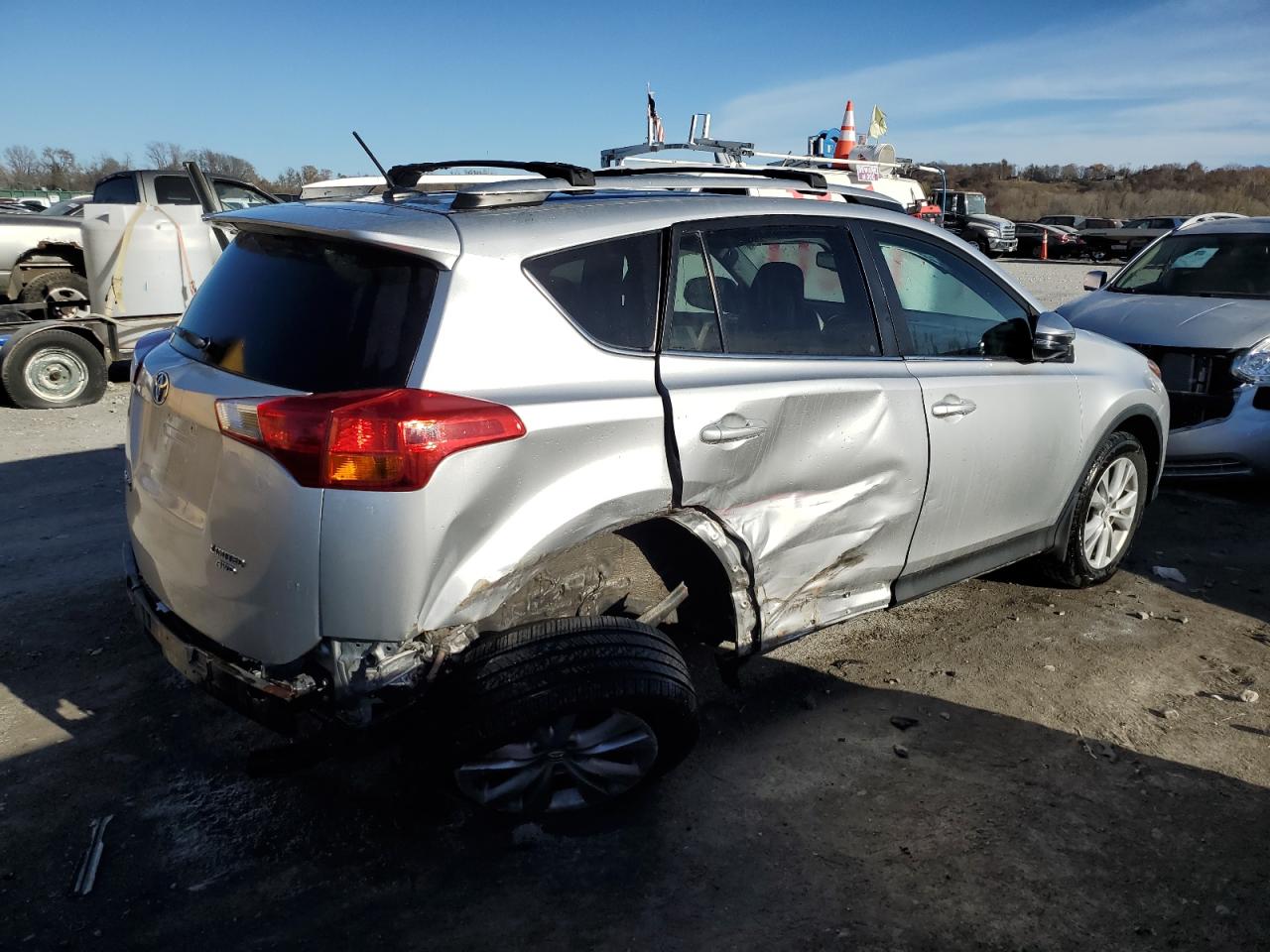Изображение 3 2015 TOYOTA RAV4 LIMITED 2015 с VIN 2T3DFREV7FW254012