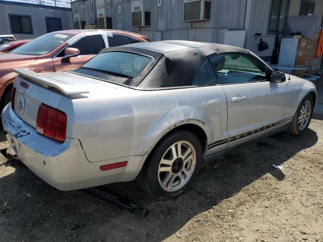 Obraz 3 z 2005 FORD MUSTANG  2005 z VIN 1ZVFT84N355191846