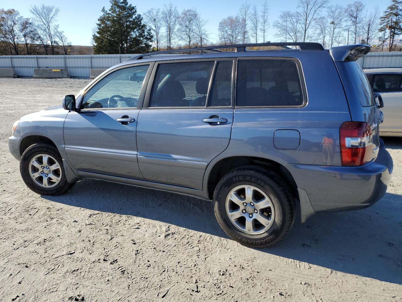 Image 2 of 2007 TOYOTA HIGHLANDER SPORT 2007 with VIN JTEEP21A670197055