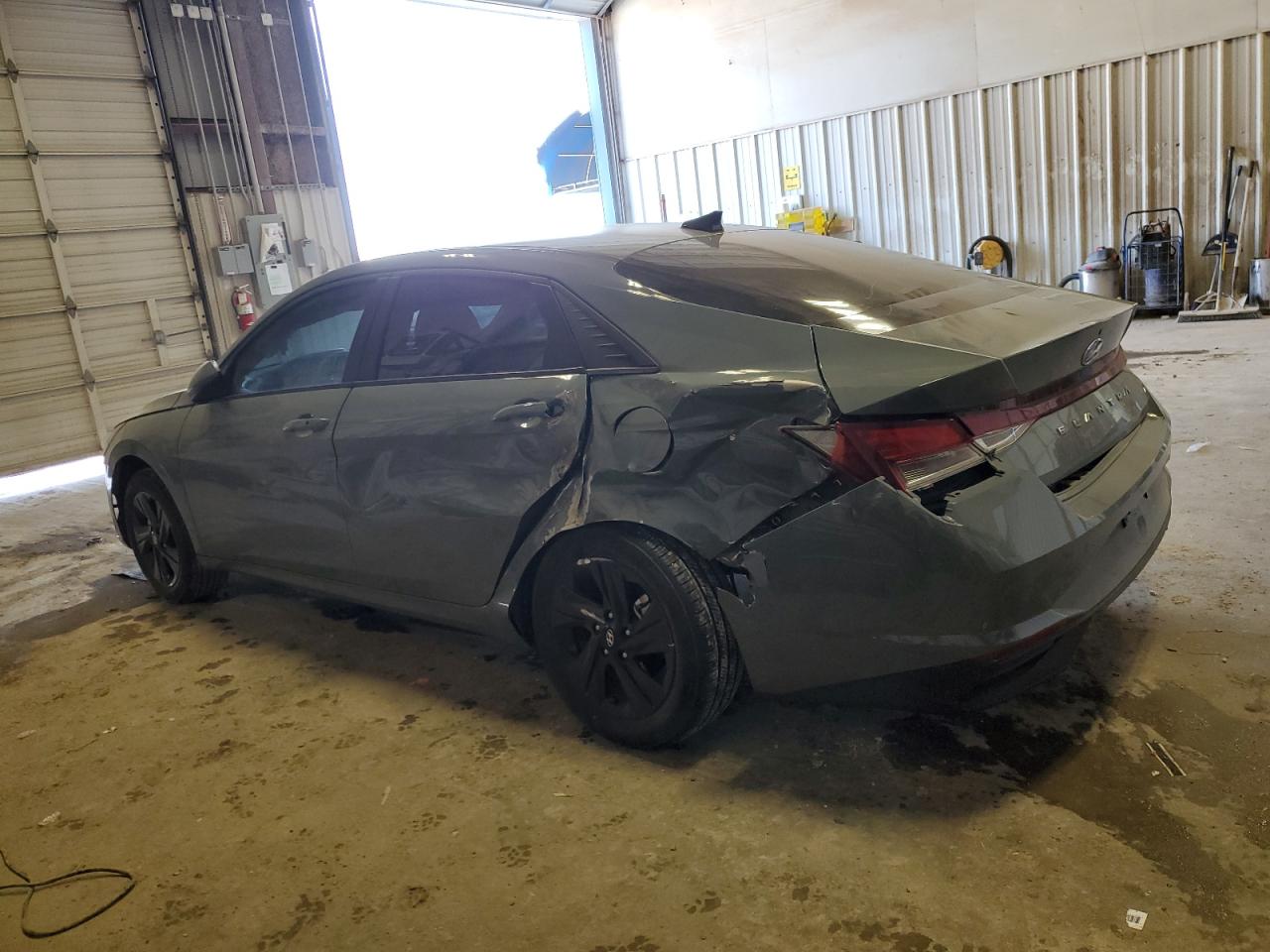 Image 2 of 2022 HYUNDAI ELANTRA SEL 2022 with VIN KMHLM4AG8NU255544