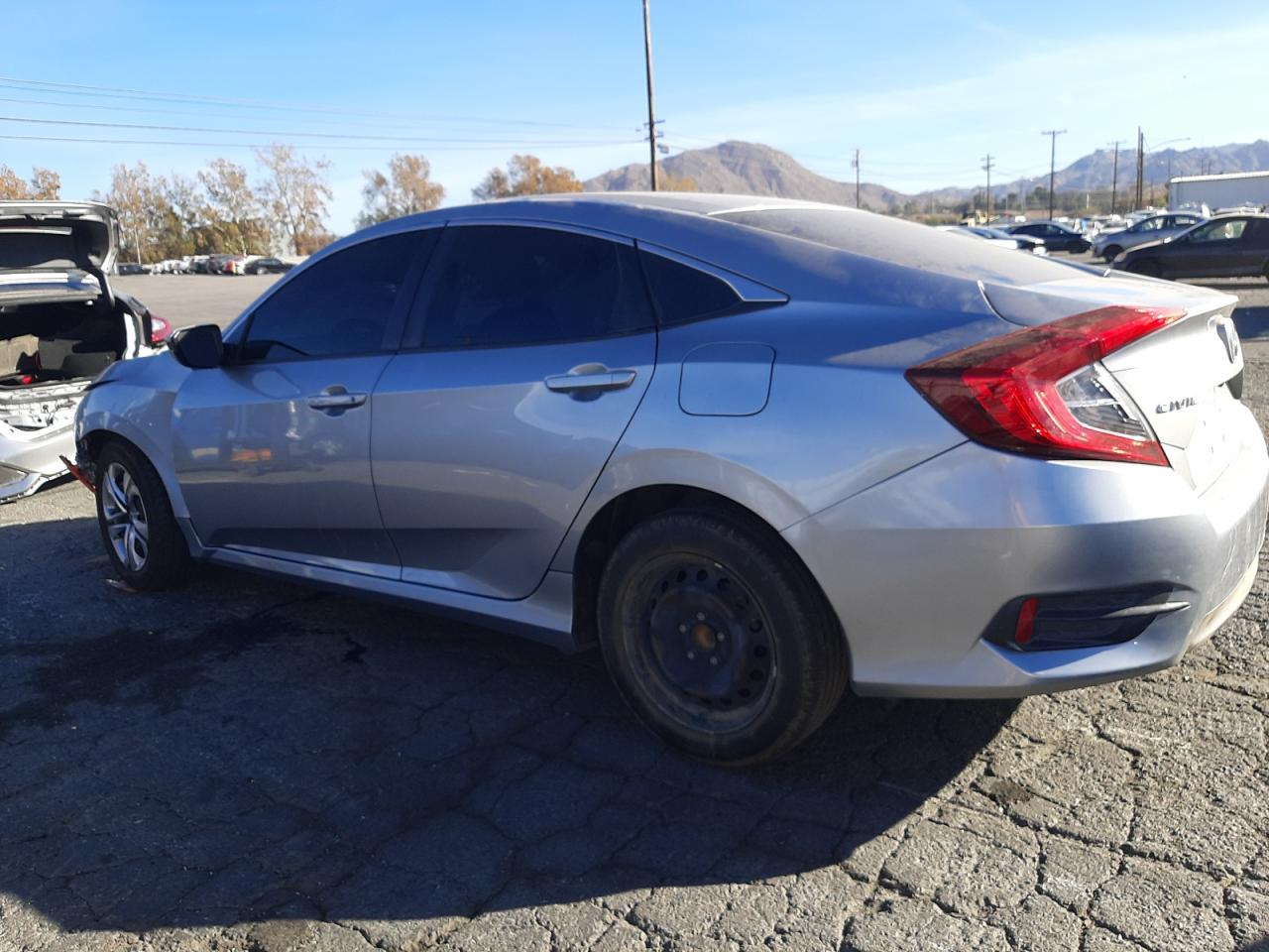 Obraz 2 z 2016 HONDA CIVIC LX 2016 z VIN 19XFC2F58GE219354