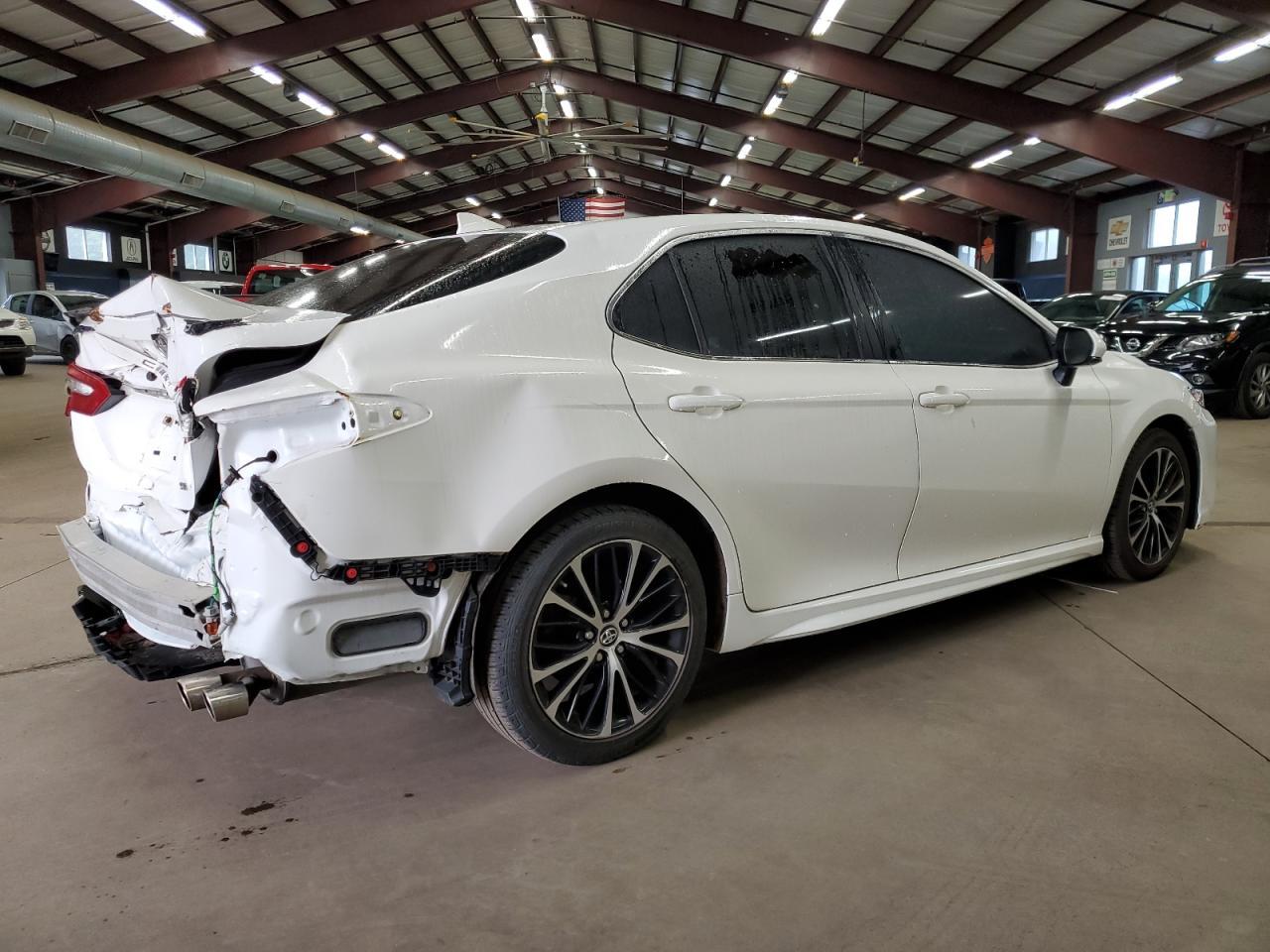 Изображение 3 2019 TOYOTA CAMRY L 2019 с VIN 4T1B11HK8KU697488