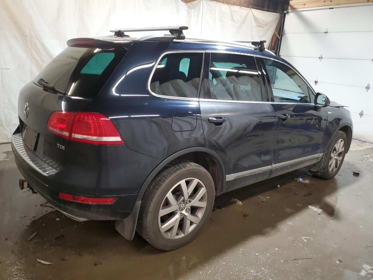 Image 3 of 2014 VOLKSWAGEN TOUAREG V6 TDI 2014 with VIN WVGEP9BP8ED009766