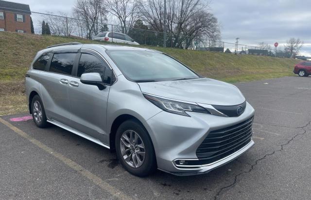 Изображение 2021 TOYOTA SIENNA XLE 2021