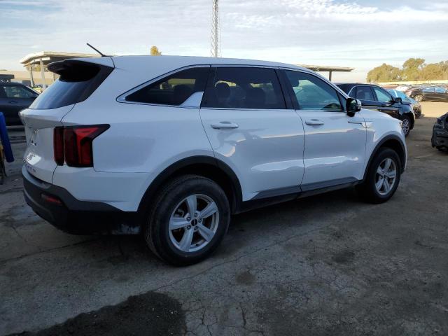 Image 3 of 2022 KIA SORENTO LX 2022 with VIN 5XYRGDLC9NG110644