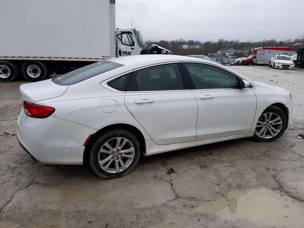 Изображение 3 2015 CHRYSLER 200 LIMITED 2015 с VIN 1C3CCCAB9FN675741
