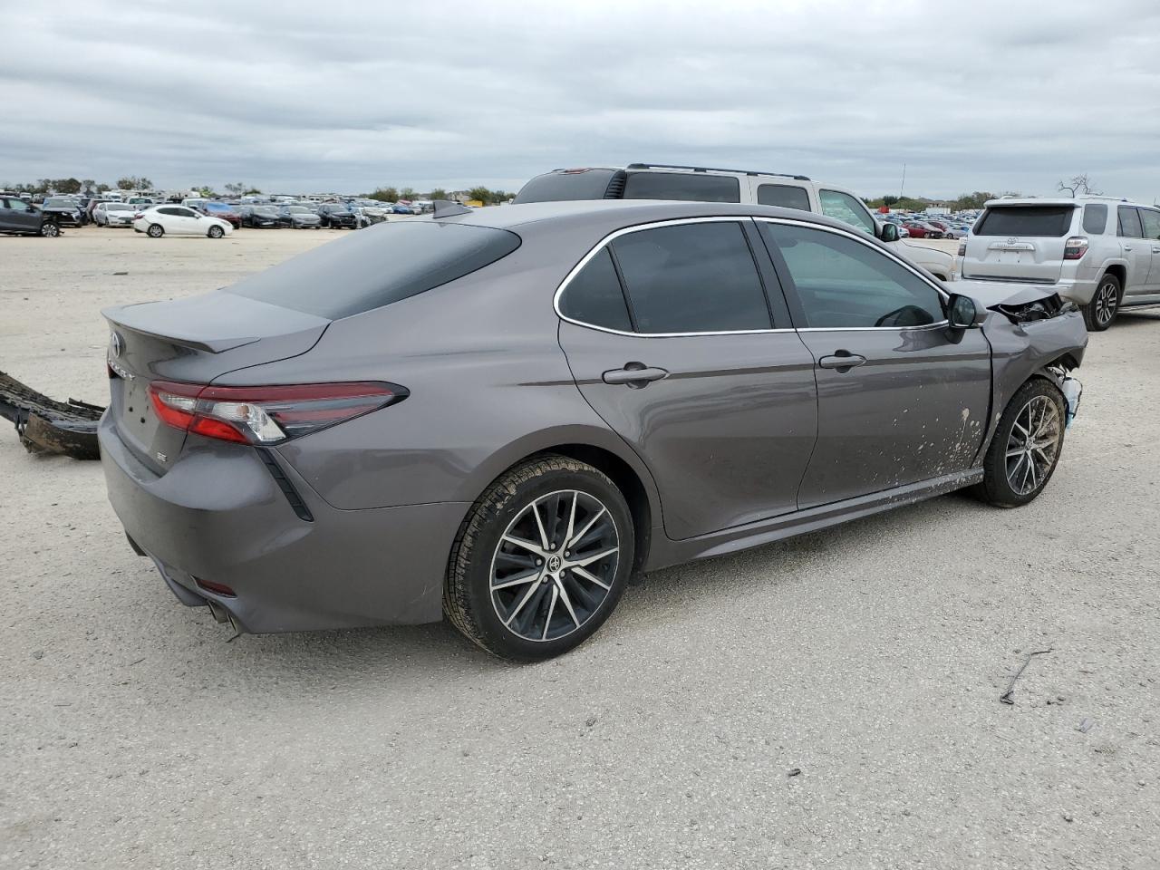 Изображение 3 2022 TOYOTA CAMRY SE 2022 с VIN 4T1G11AK1NU690063